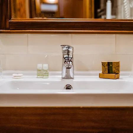 Hotel Casa Chitic - Str Nicolae Balcescu 13 3*