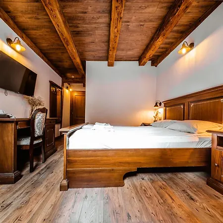 Casa Chitic - & Restaurant- Str Nicolae Balcescu 13 3*