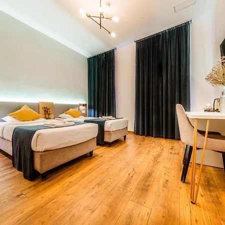 Casa Chitic - & Restaurant- Str Nicolae Balcescu 13 3* Brasov