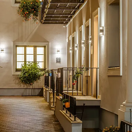 Hotel Casa Chitic - Str Nicolae Balcescu 13 Braşov