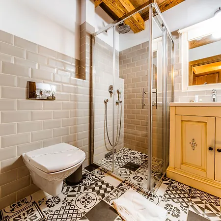 Casa Chitic - Str Nicolae Balcescu 13 3*