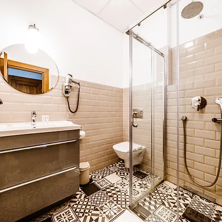 Hotel Casa Chitic - Str Nicolae Balcescu 13 3*