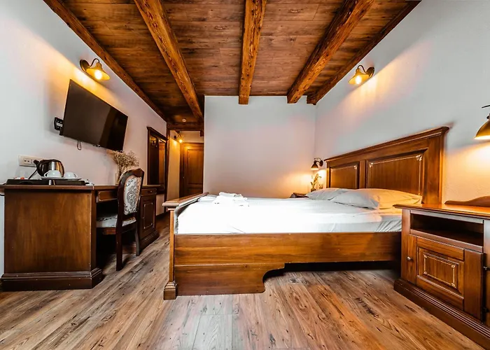 Casa Chitic - Str Nicolae Balcescu 13 3*