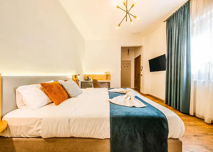 Casa Chitic - Str Nicolae Balcescu 13 3*