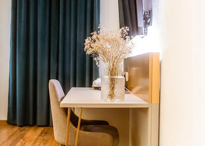 Hotel Casa Chitic - Str Nicolae Balcescu 13 Brasov