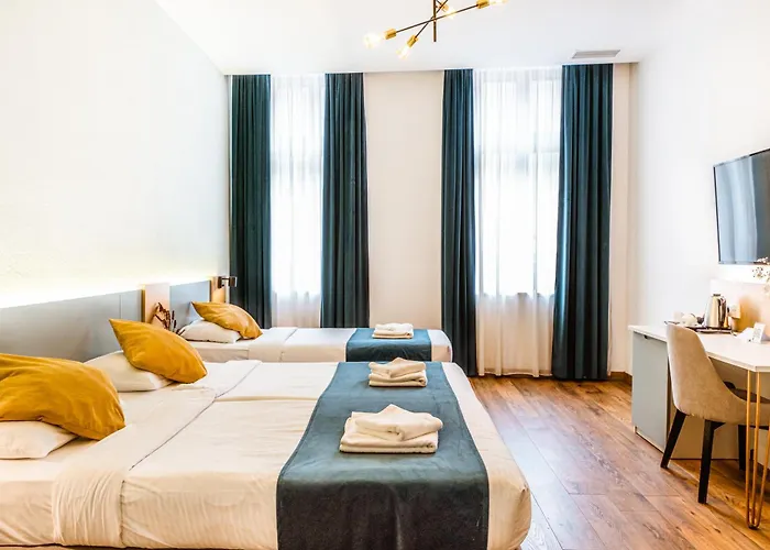 Casa Chitic - Str Nicolae Balcescu 13 3*