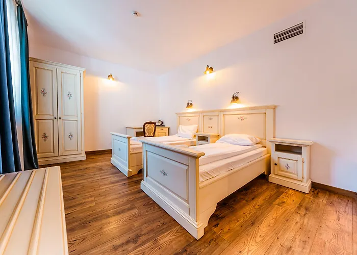 Hotel Casa Chitic - Str Nicolae Balcescu 13 3*