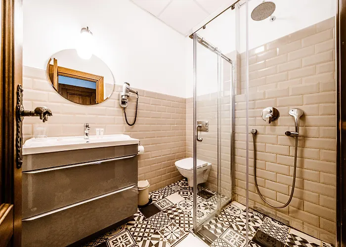 Hotel Casa Chitic - Str Nicolae Balcescu 13 3*